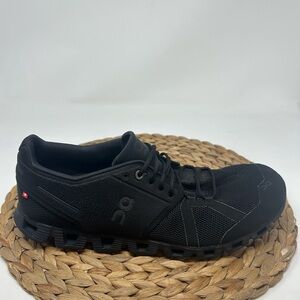 ON RUNNING Cloud Running Shoes Triple Black Size 9.5 Men's